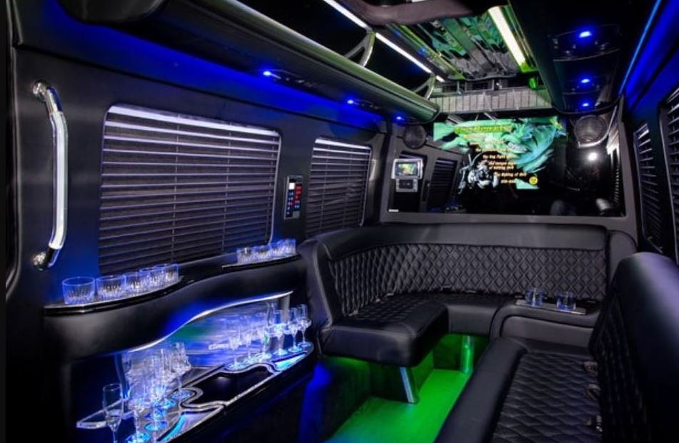 Corporate Event Transportation Portland Oregon - JMI Limo Van Rentals Corporate Event Transportation Portland Oregon - JMI Limo Van Rentals