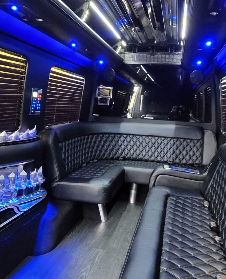 Corporate Transport Portland - JMI Limo Luxury Coach Rentals Corporate Transport Portland - JMI Limo Luxury Coach Rentals