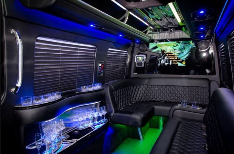 Executive Coach Transport Vans Portland - JMI Limo Luxury Rentals Executive Coach Transport Vans Portland - JMI Limo Luxury Rentals