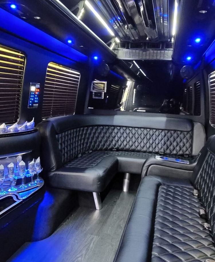 Executive Transport Coach Portland - JMI Limo Luxury Van Rentals Executive Transport Coach Portland - JMI Limo Luxury Van Rentals