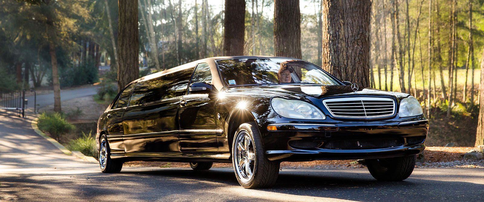Black Limo Portland Oregon - JMI Limos Mercedes S55 AMG Limousine Black Limo Portland Oregon - JMI Limos Mercedes S55 AMG Limousine