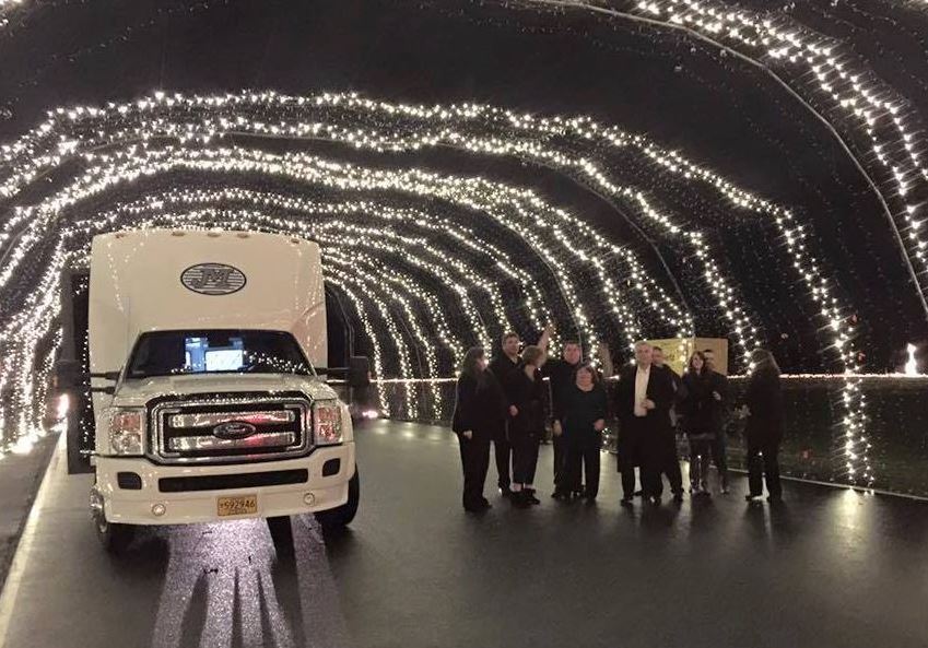 Holiday Limo Bus Tours in Portland - JMI Limousine