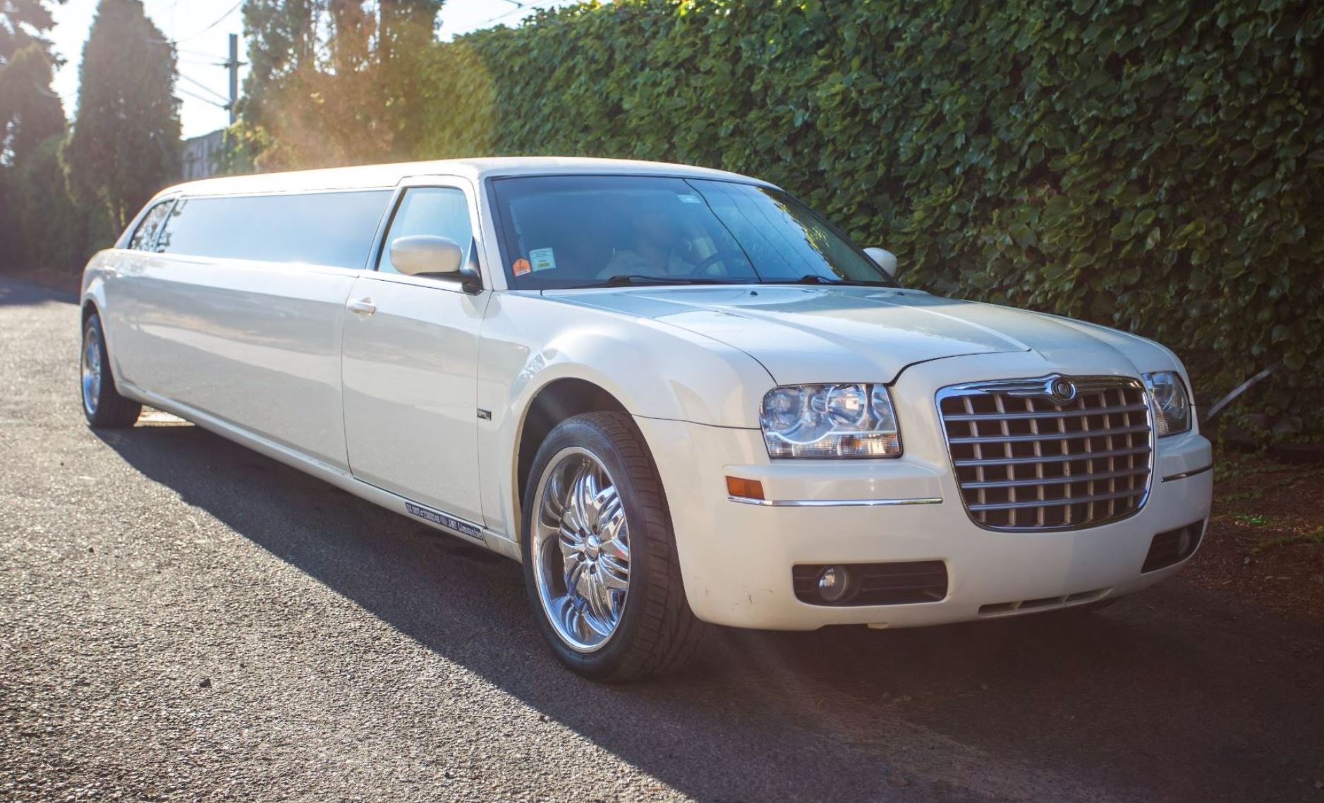 White Limousine Rental Portland Near Me Now - JMI Limousine Company White Limousine Rental Portland Near Me Now - JMI Limousine Company